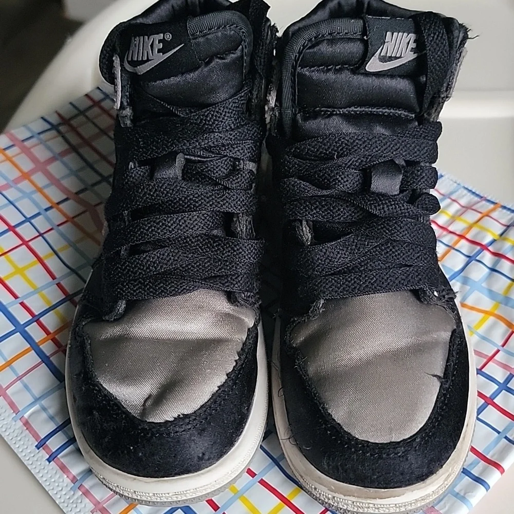 Nike Air Jordan High-Top Sneakers in Black and Silver - Picture 2 of 6